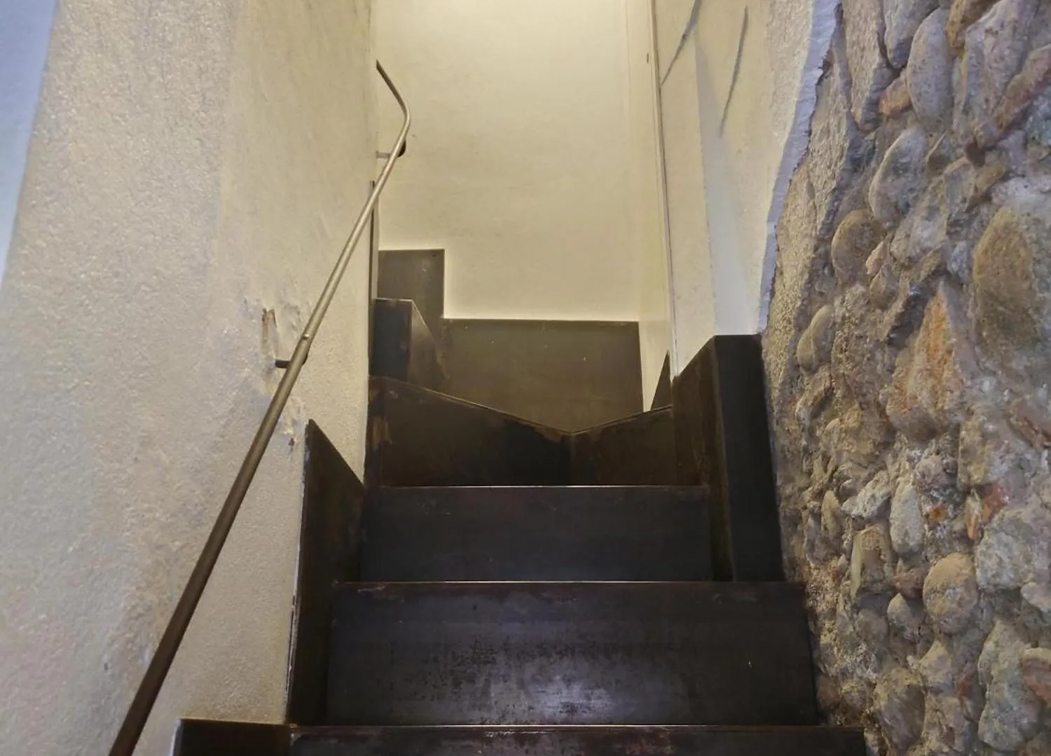 Bravissimo Calderers El Llop, With River Views Gerona